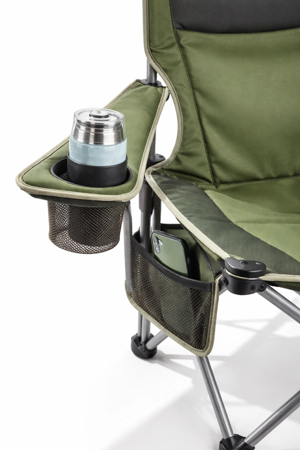 Quad chair with built-in cup holders and side pockets