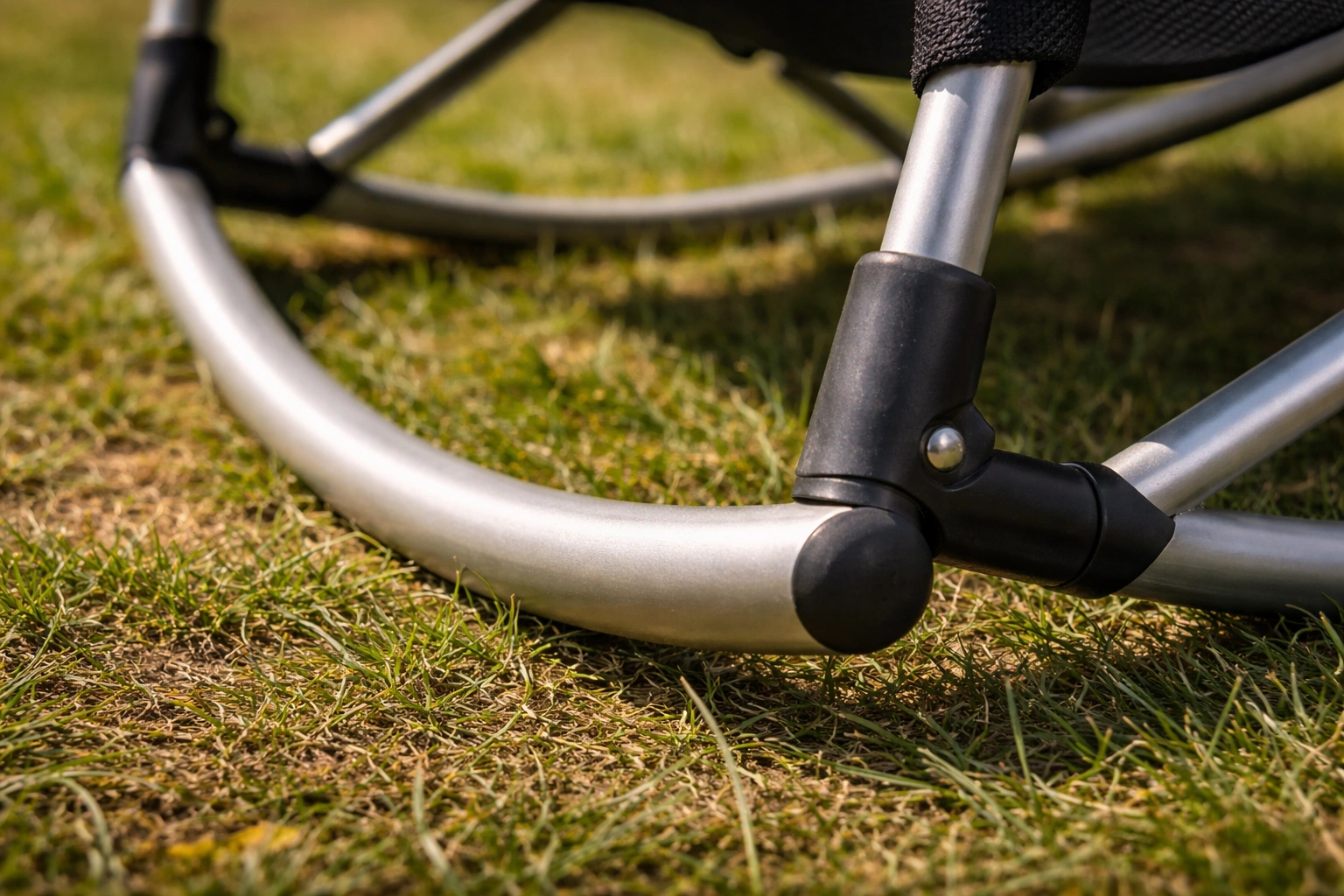 Integrated rocker base design on camping chair